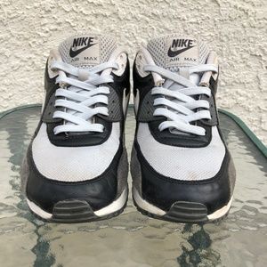 Nike Air Max 90 Essential Grey Mist Running Shoes Nike Air Max 90 Essential Grey Mist Black •